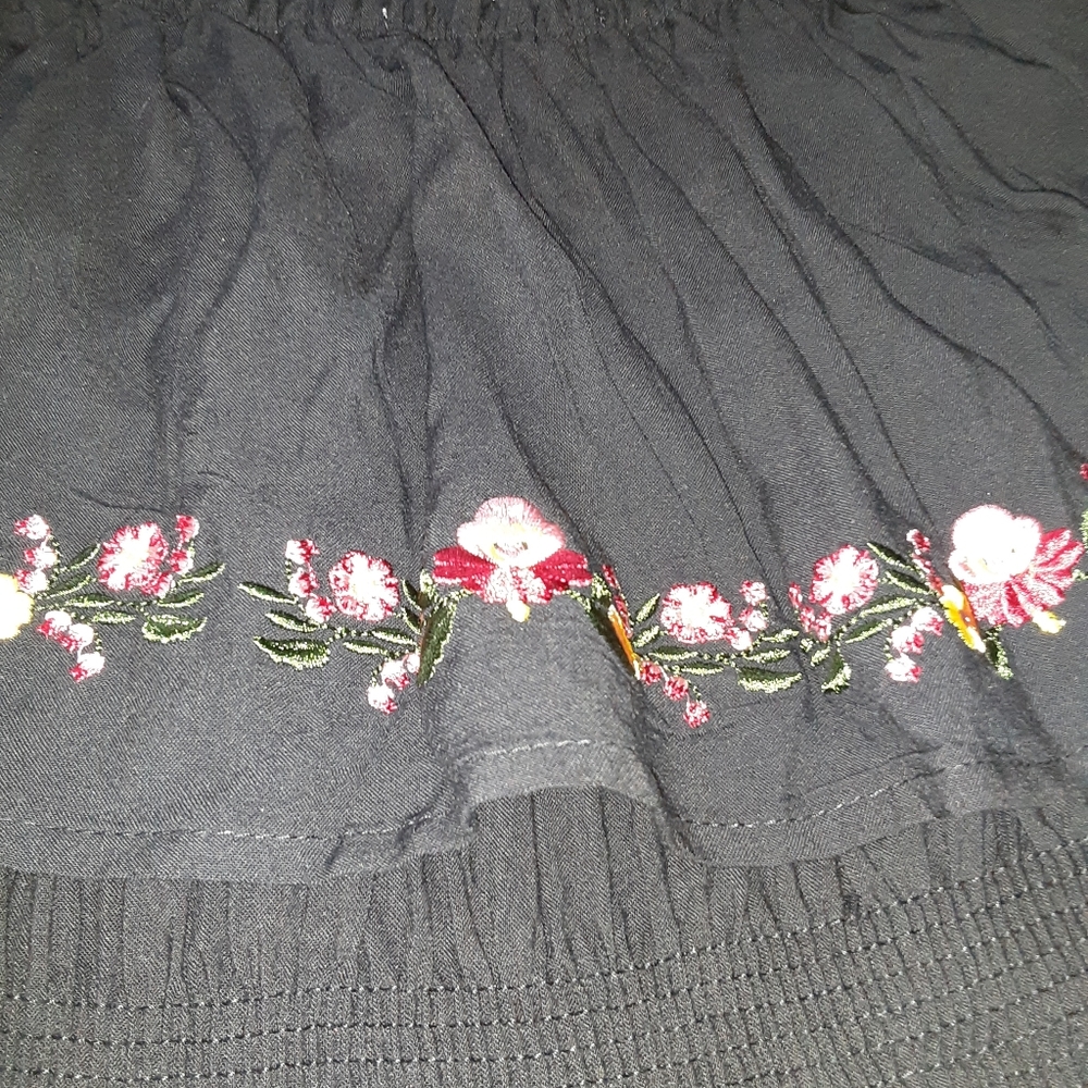 Embroidered Off Shoulder Midi Dress - Picture 6 of 11